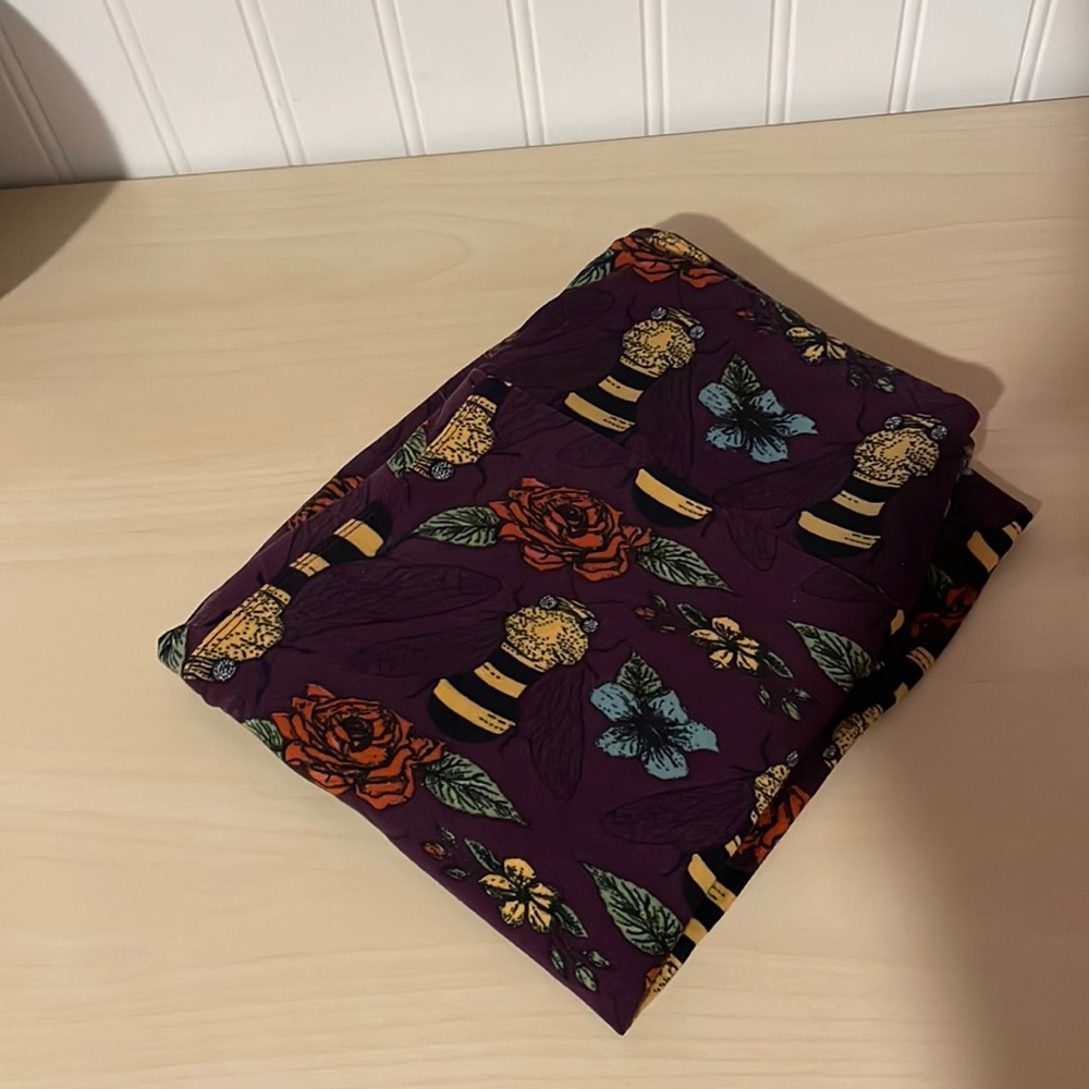 Bee LuLaRoe Leggings